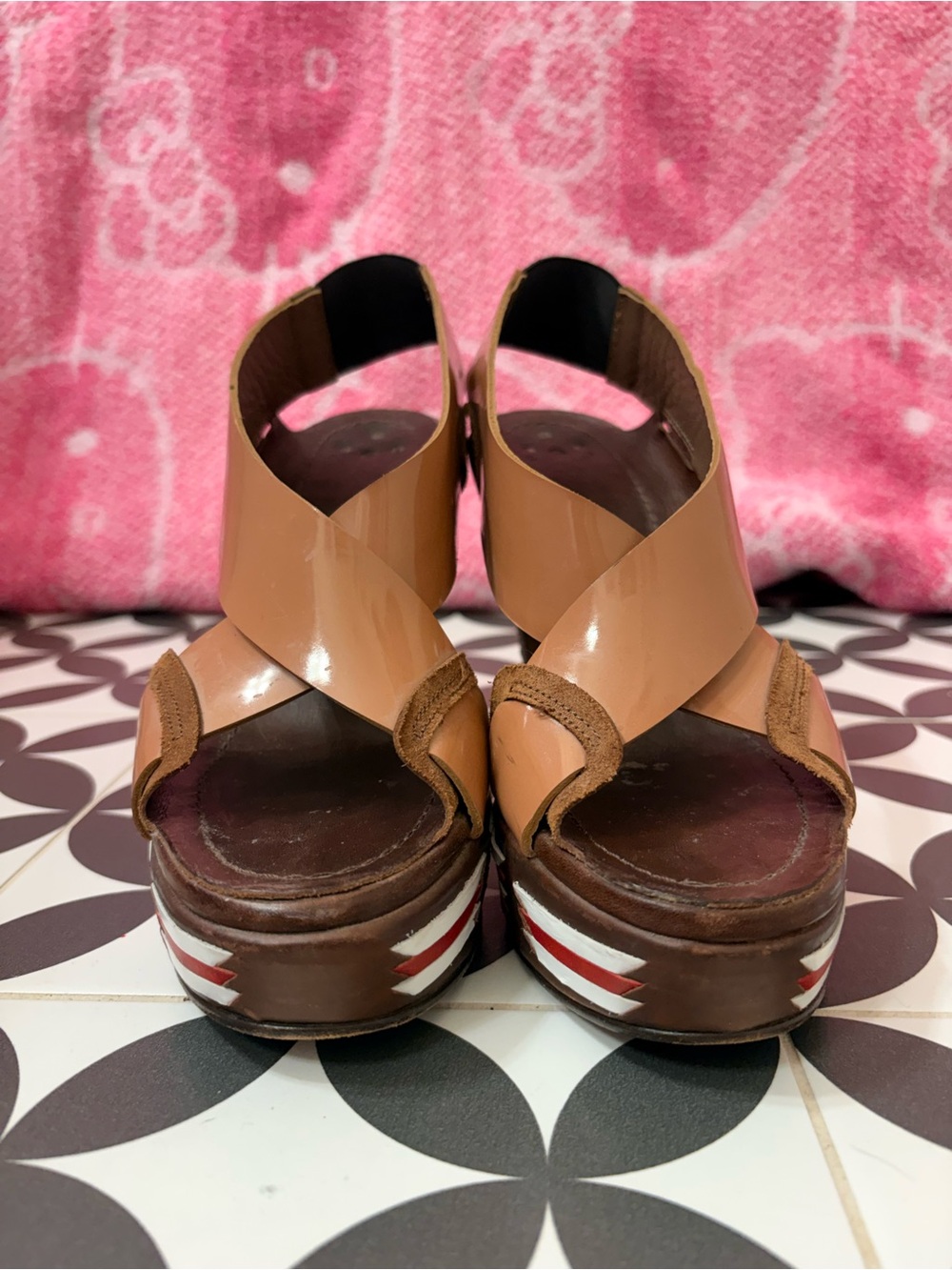 (USED) Marni Patent Tan Crisscross Platform Sandals